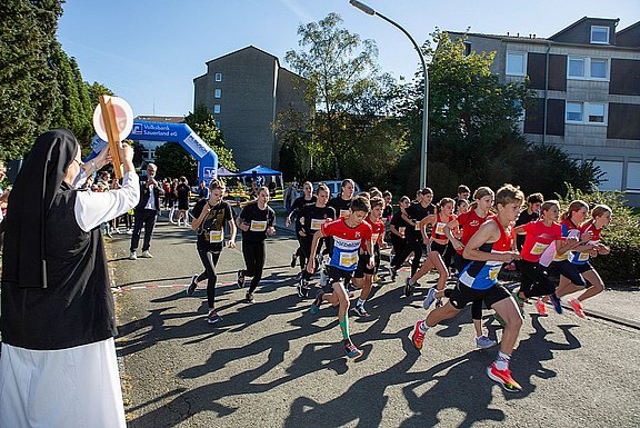 32_bergklosterlauf_start_jugendlauf_02.jpg 